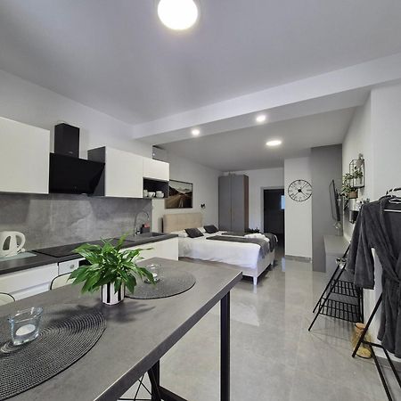 Apartmán Cave With Free Parking Pula Exteriér fotografie